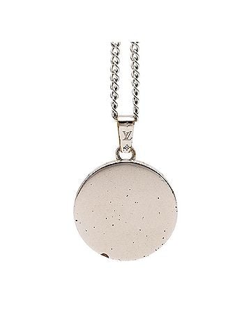 Louis Vuitton Louis Vuitton Collier LV Award Chain Pendant Necklace M00911 Black Silver Metal Women's LOUIS VUITTON (view 2)