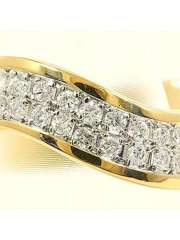 Unbranded Platinum (PT) and yellow gold (YG) ring with a 0.29ct diamond, total weight 5.6g. (view 2)