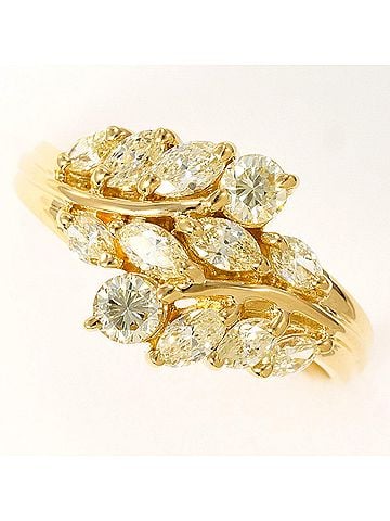 Unbranded 18K (18-karat) Yellow Gold Ring with Diamonds, Total Weight 3.3g, Jewelry (view 1)