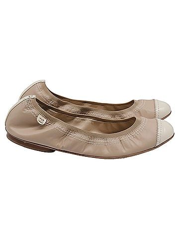 Chanel Chanel CC Cap-Toe Ballet Flats in Beige Leather (view 1)