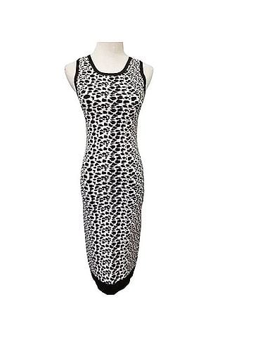 Robbi & Nikki Robbi & Nikki by Robert Rodriguez Casual Dress (view 1)