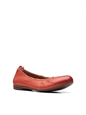 Clarks Women's Rena Hop Flats in Grenadine (view 2)