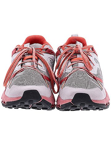 On Cloud Cloudventure trail running shoe with CloudTec cushioning Sneakers (view 2)