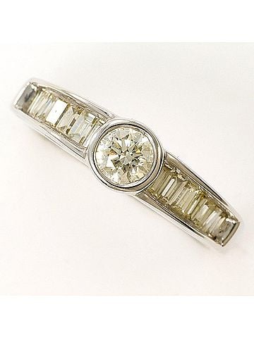Unbranded 18K (18-karat white gold) ring with yellow diamond, 0.70ct VS2 clarity, certified, total weight 3.0g, jewelry. (view 1)