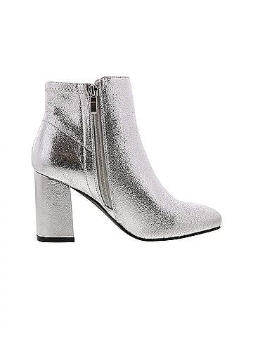 Mia Women's Carla Ankle Boot (view 2)
