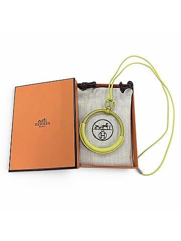 Hermès HERMES Loop Grand Necklace, Leather Trim Pendant, Yellow (Jaune), Women's, with Box and Dust Bag. (view 2)