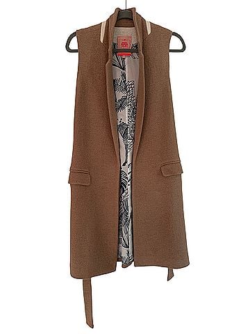 Vilagallo Vest (view 1)