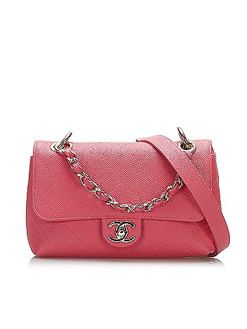 Chanel Caviar City Walk (view 1)