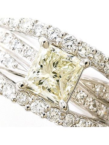 Unbranded PT900 Platinum Ring, 1 Yellow Diamond 1.007ct, 0.70ct, VS2 Clarity, Certificate of Authenticity, Total Weight 9.6g, Like New Condition. (view 2)