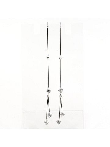 Unbranded K14 14K WG White Gold Earrings with Zirconia, Total Weight 1.3g, Like New Condition (view 1)