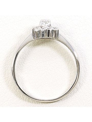 Unbranded PT900 Platinum Ring with 0.30 ct Diamond, Total Weight 2.7g, Like New Condition. (view 2)