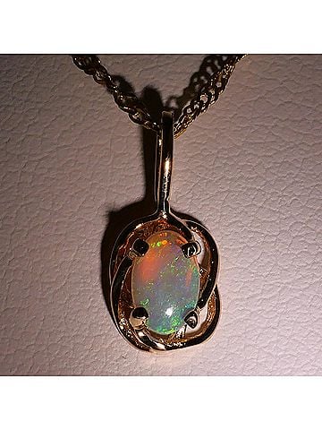 Unbranded K14 14K Yellow Gold Necklace with Opal, Total Weight 1.4g, 42cm, Like New Condition (view 2)