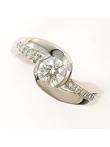 Unbranded PT900 Platinum Ring with 0.518ct Diamond and 0.09ct (SI2 clarity), Certified, Total Weight 6.4g, Like New Condition. (view 1)