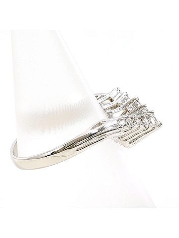 Unbranded PT900 Platinum Ring with 0.21ct Diamond, Total Weight 3.3g, Like New Condition. (view 2)