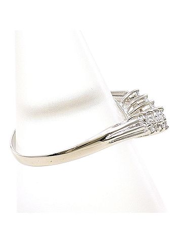 Unbranded PT900 Platinum Ring, 1 Diamond (0.14ct), Total Weight 2.3g, Like New Condition. (view 2)