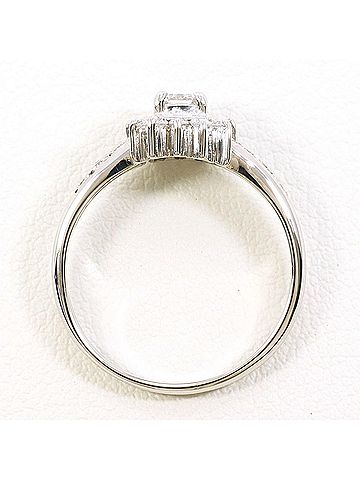 Unbranded PT850 Platinum Ring with 0.17ct and 0.22ct Diamonds, Total Weight 3.6g, Like New Condition. (view 2)