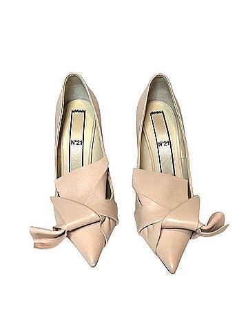 No. 21 Nappa Bow Pointy Toe Pumps Heels (view 1)