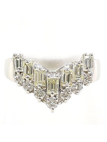 Unbranded PT900 Platinum Ring, 1 Yellow Diamond and 1.00 Carat Diamond, with Certificate of Authenticity, Total Weight Approx. 5.1g, Pre-owned/Like New Condition. (view 1)