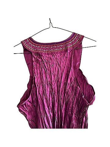 Charlotte Russe Sleeveless T-Shirt (view 2)