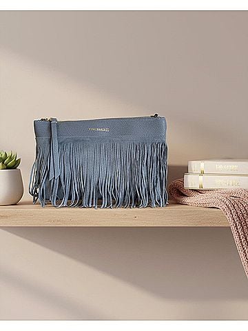Berge Women's Karma Fringed Shoulder Bag (view 2)