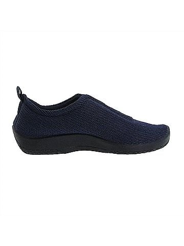 Arcopedico Women's Es Slip On Shoes in Navy (view 1)