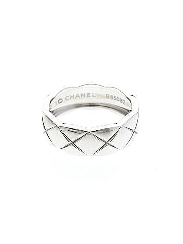 Chanel Chanel Coco Crush Ring, Medium Size White Gold (18K) Fashion No Stone Band Ring Silver (view 1)