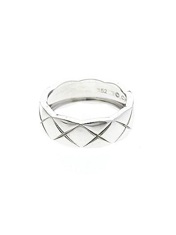 Chanel Chanel Coco Crush Ring, Medium Size White Gold (18K) Fashion No Stone Band Ring Silver (view 2)
