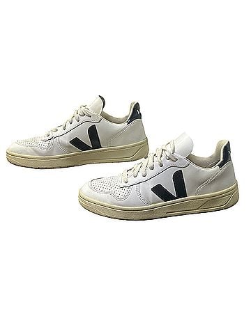 VEJA Sneakers (view 1)