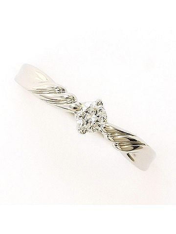 Unbranded Platinum ring with 0.15ct diamond, total weight 2.8g, like new condition. (view 1)