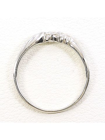 Unbranded Platinum ring with 0.15ct diamond, total weight 2.8g, like new condition. (view 2)