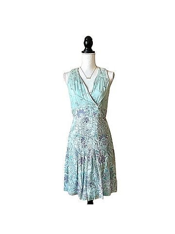 Philip Dicaprio Casual Dress (view 1)