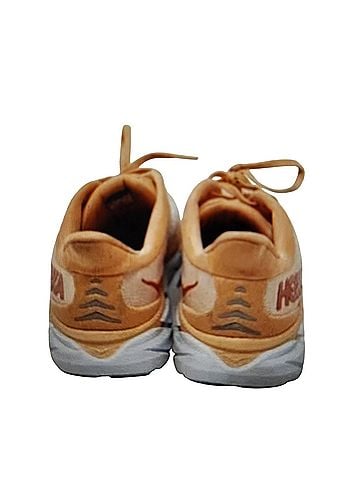 Hoka Clifton 8, light and plush for everyday miles  Sneakers (view 2)