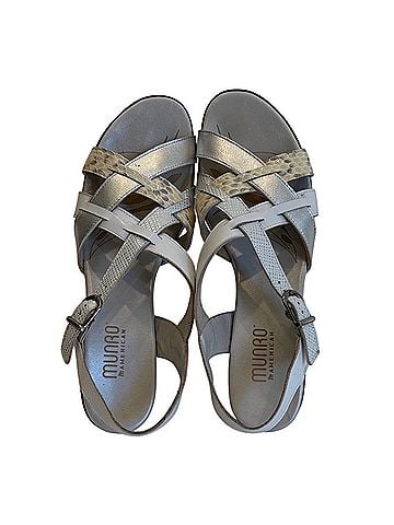 Munro American Heels (view 2)