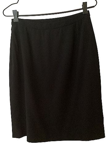 Giorgio Armani Vintage (1990s) Pure New Wool Tailored Pencil Skirt (US size 4-6) Formal Skirt (view 2)