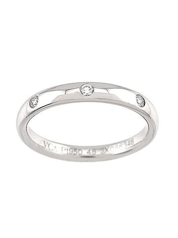 Van Cleef & Arpels Van Cleef & Arpels Tendrement Etoile #48 Diamond Ring, Platinum. (view 2)