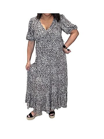 Saltwater LUXE Short Sleeve Seventies Daisy Maxi Dress in Black (view 2)
