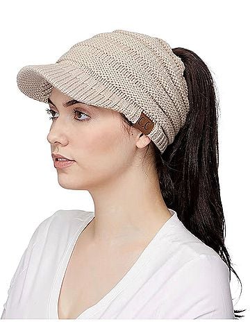 Amazon Basics hat Beanie (view 1)