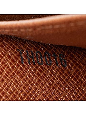 Louis Vuitton Louis Vuitton Vintage Monogram Canvas Sarah Wallet (view 2)