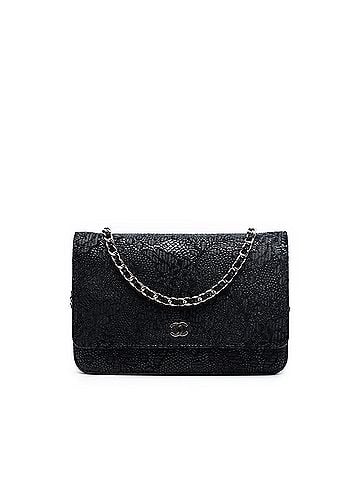 Chanel CC Lace Overlay Goatskin Wallet On Chain (view 1)