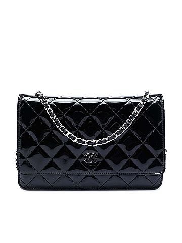 Chanel CC Quilted Patent Wallet On Chain (view 1)