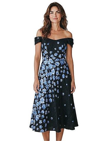 Carmen Marc Valvo Casual Dress (view 1)