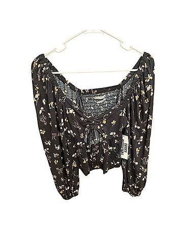 Urban Outfitters Long Sleeve T-Shirt (view 1)