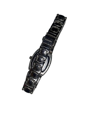 Vellacio Watch (view 2)