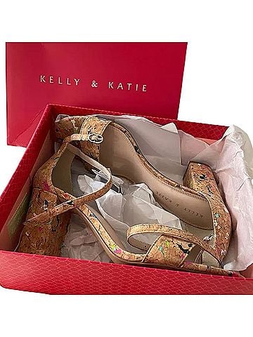 Kelly & Katie Heels (view 1)