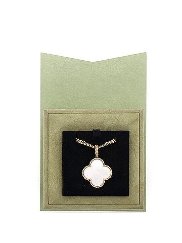 Van Cleef & Arpels Magic Alhambra Long Necklace 18K Yellow Gold and Mother of Pearl (view 2)