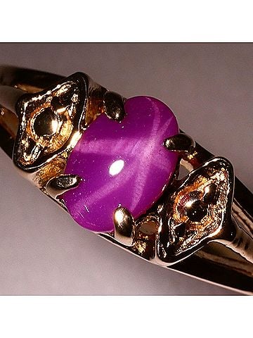 Unbranded K10 10K YG Yellow Gold Ring with Synthetic Star Ruby, Total Weight 1.4g, Like New Condition (view 2)