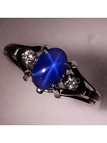 Unbranded K14 14K WG White Gold Ring with 1 Star Sapphire and 0.035 ct Diamond, Total Weight 2.8g, Like New Condition. (view 2)