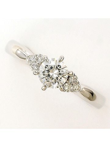 Unbranded PT900 Platinum Ring, 1 Diamond (0.407ct) and 0.08ct (SI1 clarity), Total Weight 4.0g, Like New Condition. (view 1)
