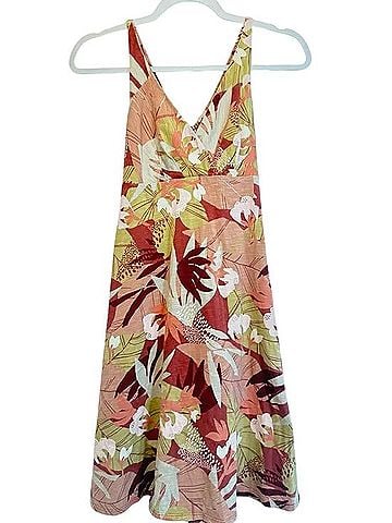 Patagonia Floral V-Neck Midi Dress Casual Dress (view 1)