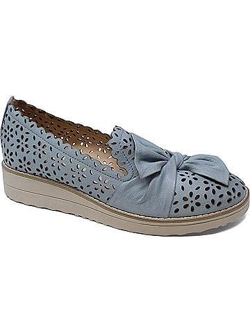 Django & Juliette Women's Omilla Slip-On in Denim-Vanilla Sole Leather (view 1)